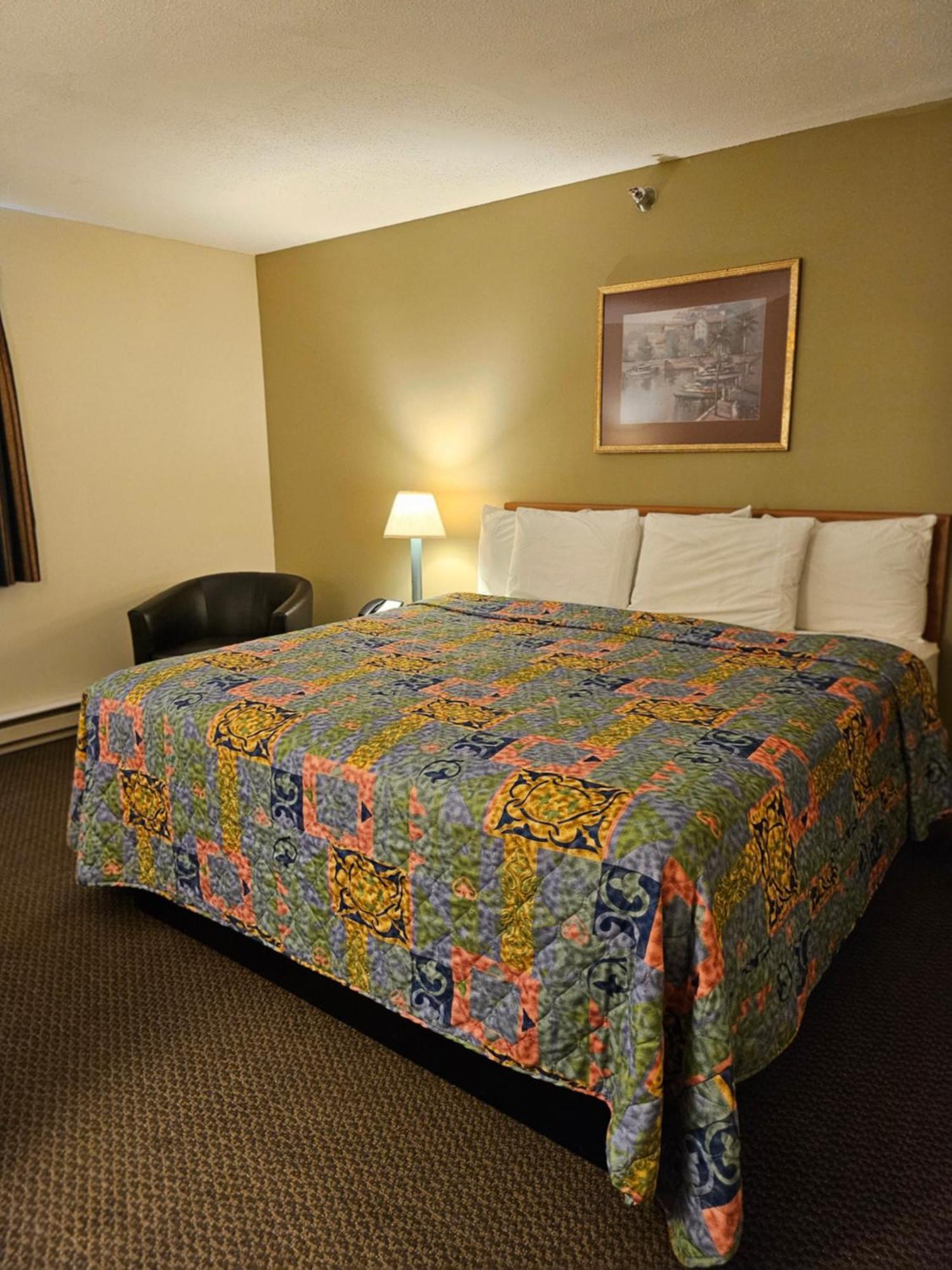 Lincoln Host Motor Inn Escanaba Rom bilde
