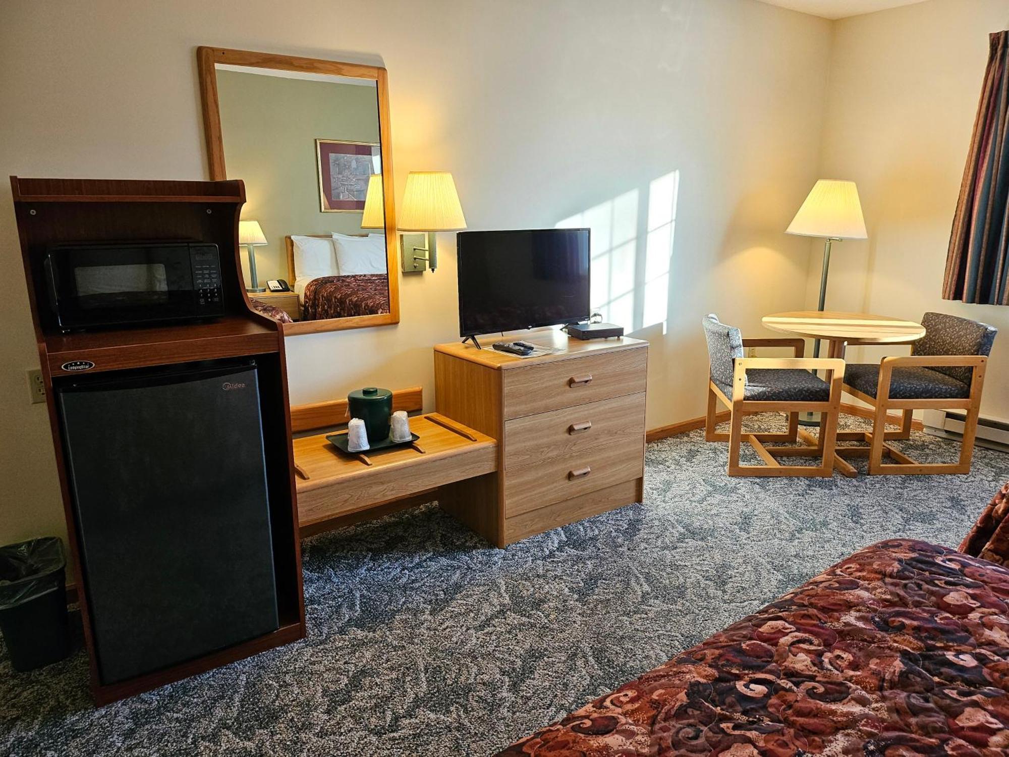 Lincoln Host Motor Inn Escanaba Rom bilde