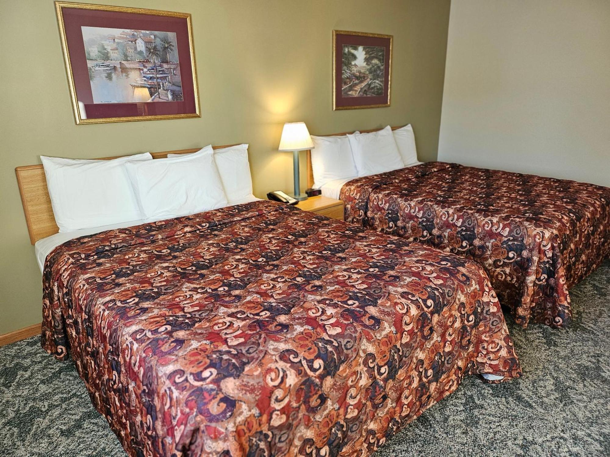 Lincoln Host Motor Inn Escanaba Rom bilde